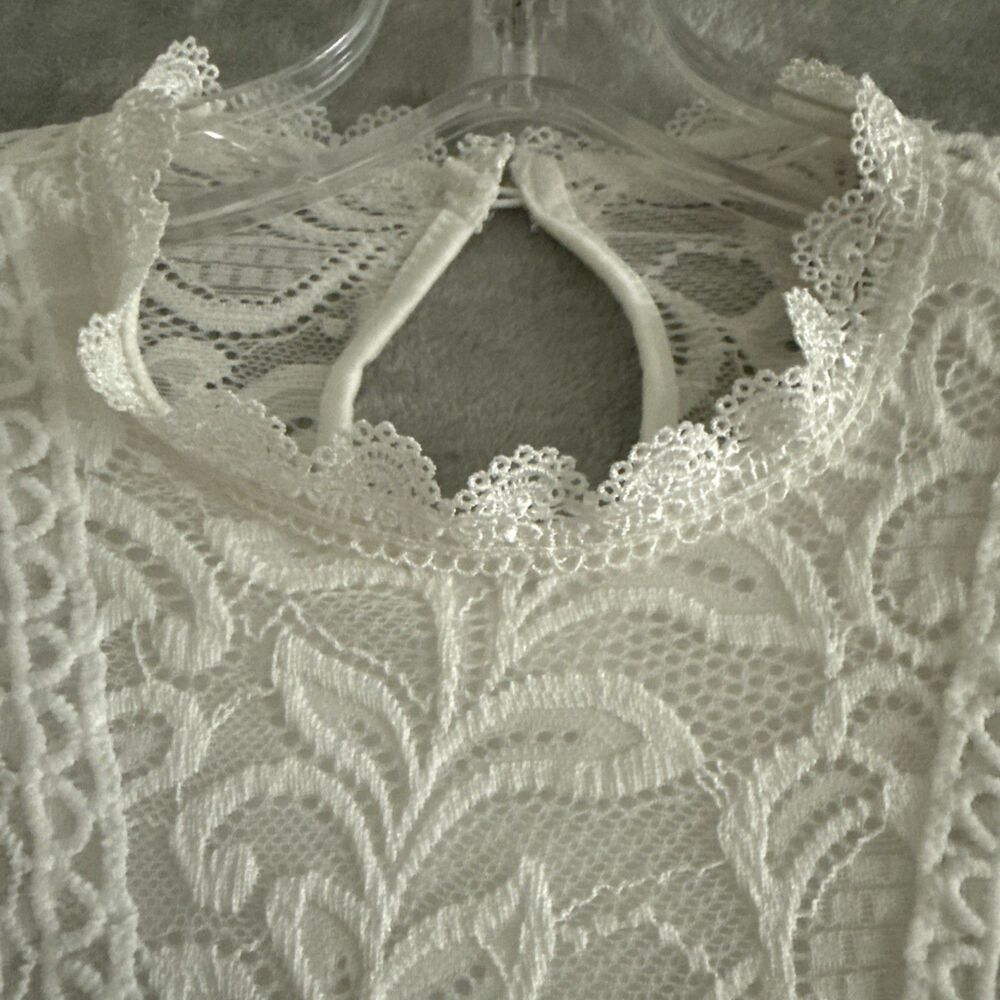 Women's White Lace Blouse Crop Top Women’s Sz S White Ruffle Boho Cottage Praire - Picture 14 of 15